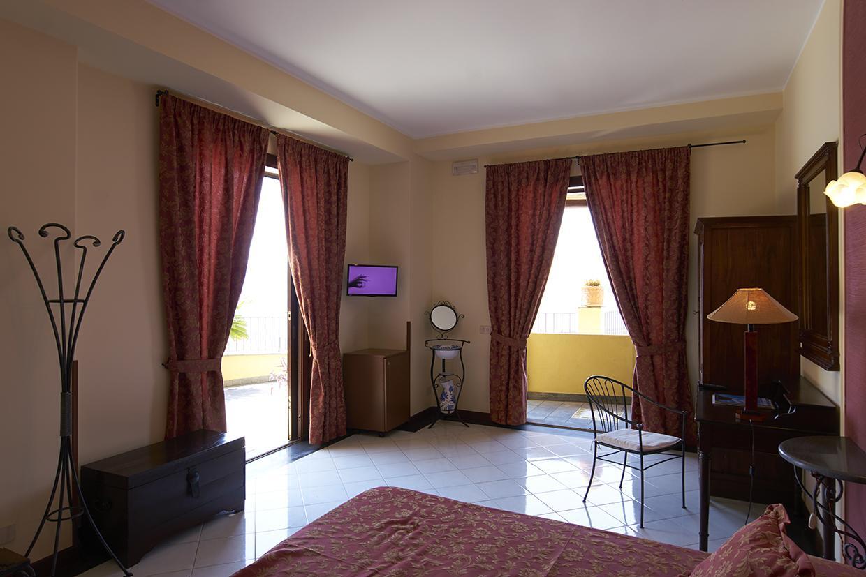 Hotel A Pinnata Lipari  Bagian luar foto